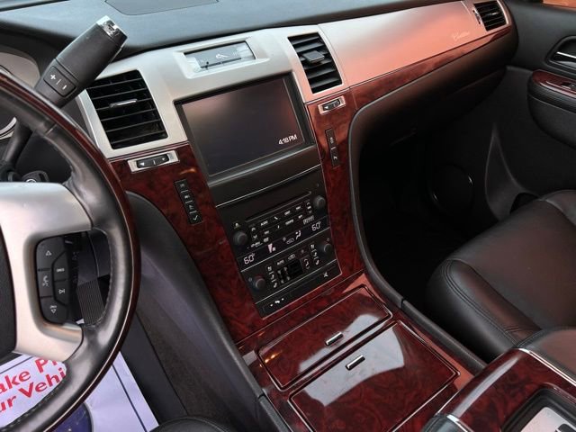 Used 2013 Cadillac Escalade EXT Premium image 36