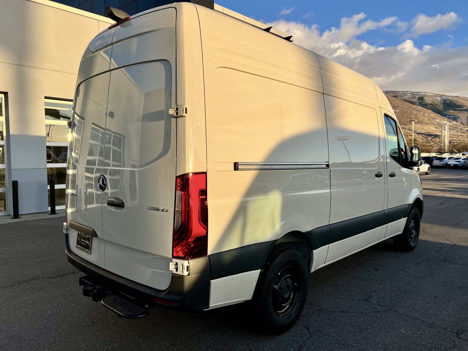 Used 2025 Mercedes-Benz Sprinter 2500 image 13