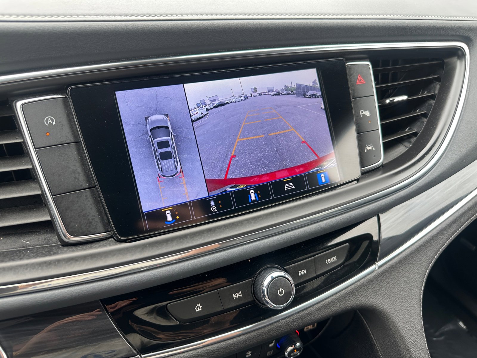 Used 2024 Buick Enclave Premium image 21