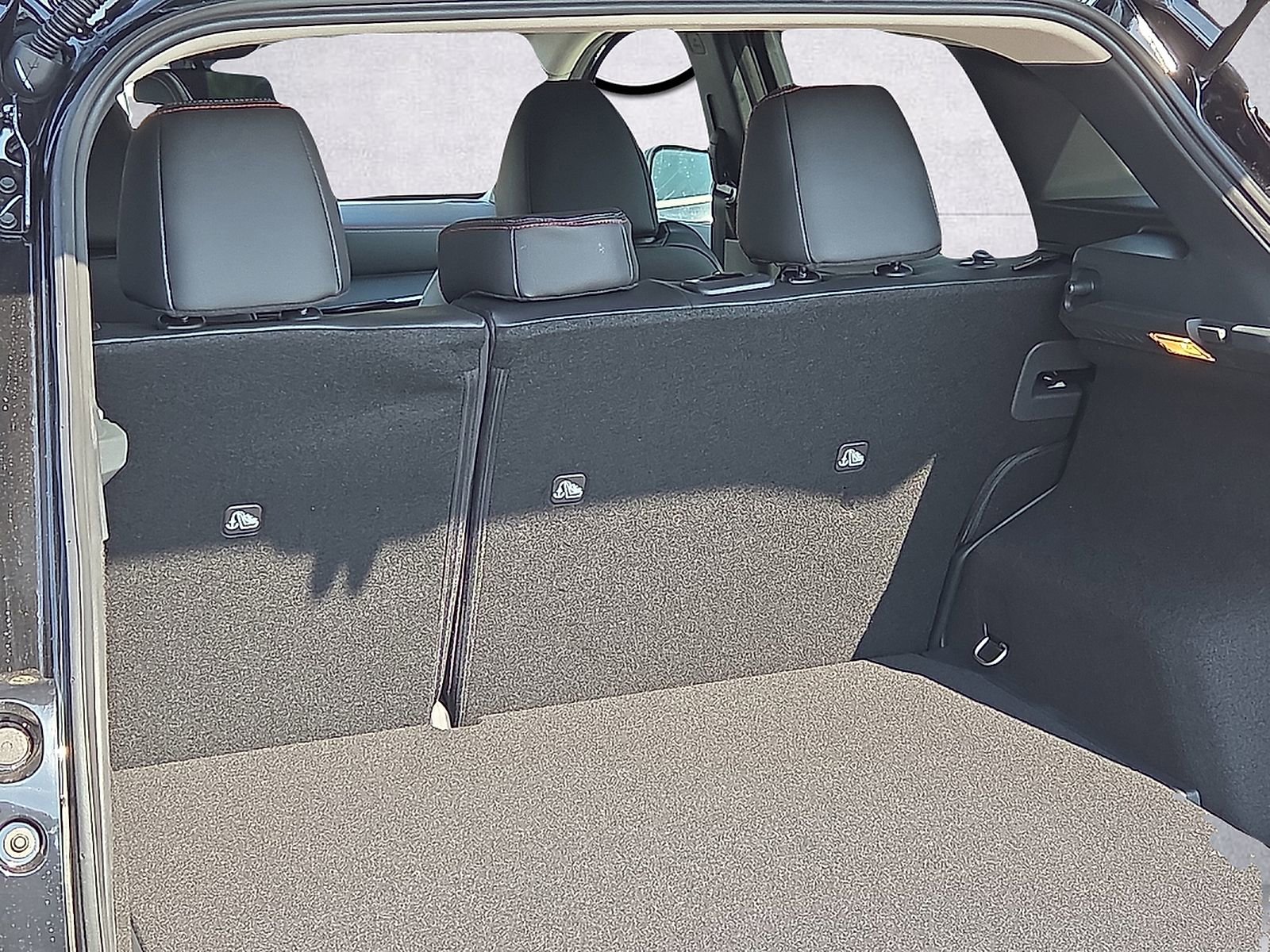 New 2026 Nissan Kicks SR FWD image 9