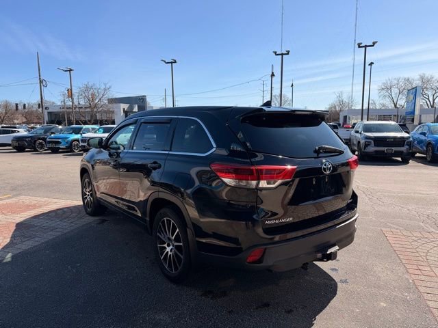 Used 2018 Toyota Highlander SE image 5