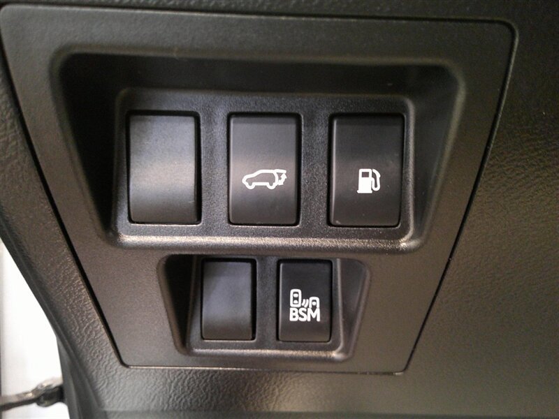 Used 2015 Lexus RX 450h AWD image 29