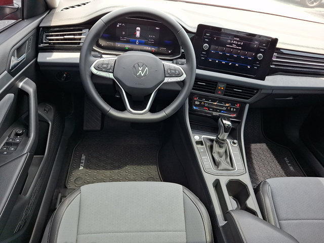 Used 2025 Volkswagen Jetta SE FWD image 11