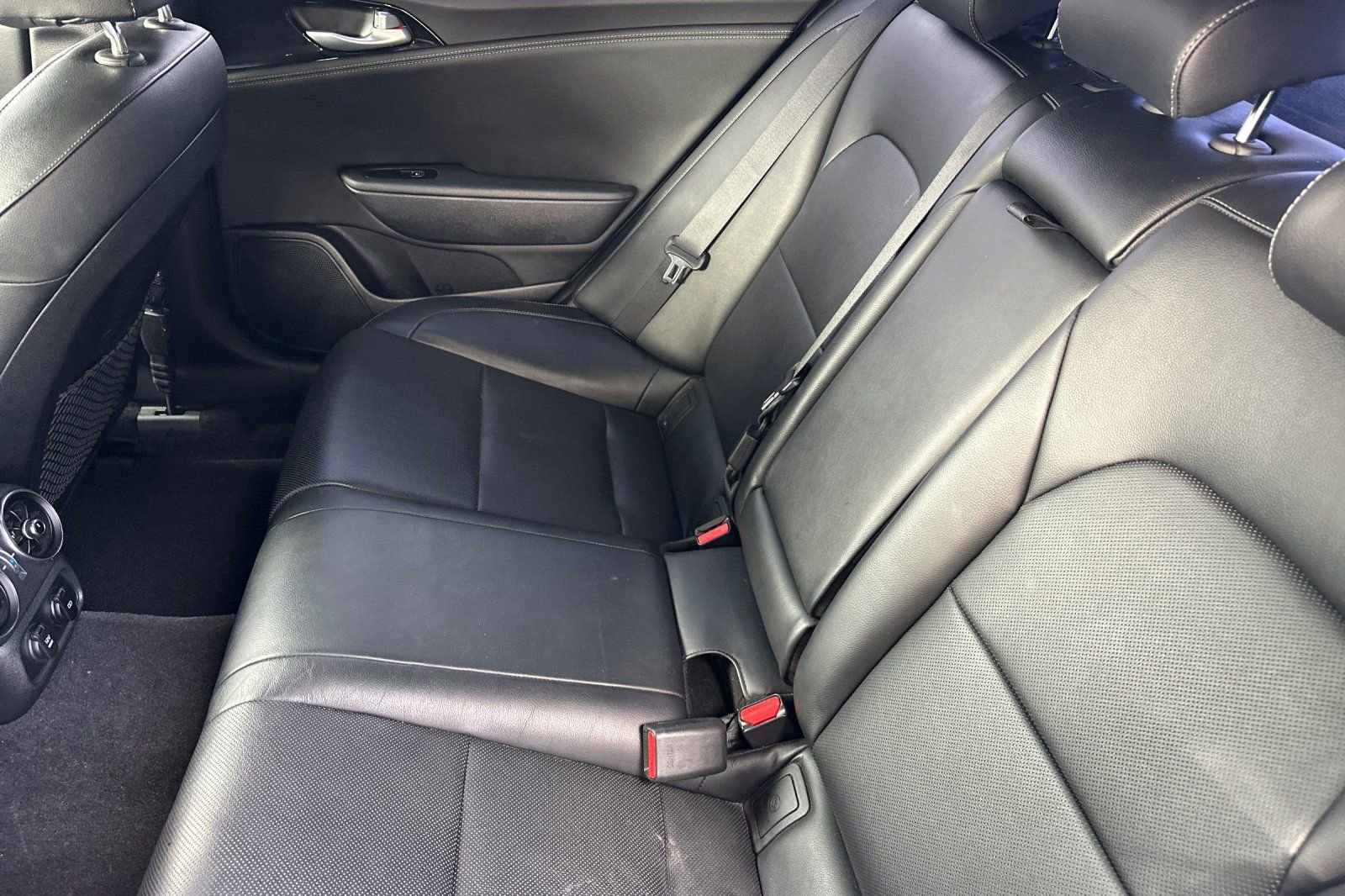 Used 2022 Kia Stinger GT-Line image 12