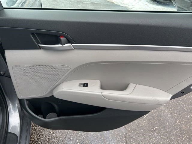 Used 2019 Hyundai Elantra SE image 33