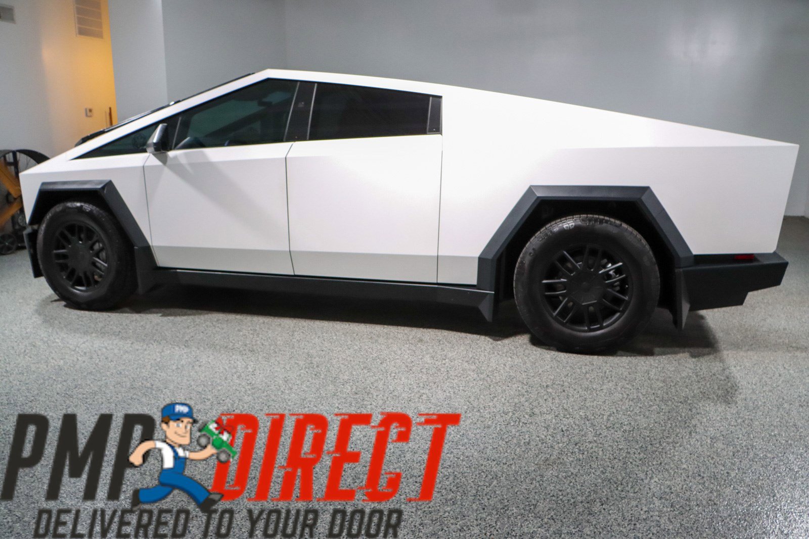 Used 2024 Tesla Cybertruck AWD Crew Cab image 10