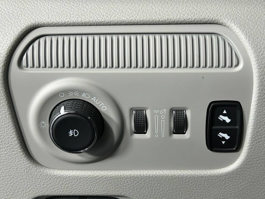 Used 2022 Jeep Wagoneer Series III AWD/4WD image 31