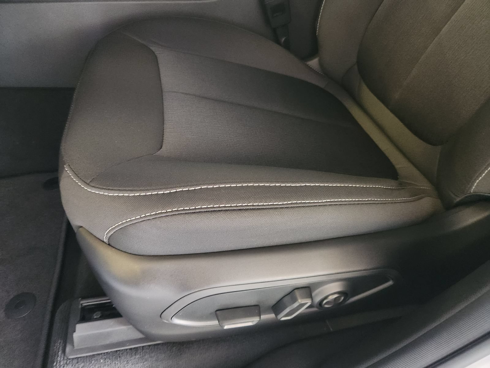 New 2026 Jeep Grand Cherokee Laredo RWD image 19