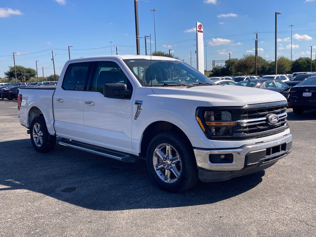 Used 2025 Ford F150 XLT w/ Equipment Group 301A Standard RWD image 3