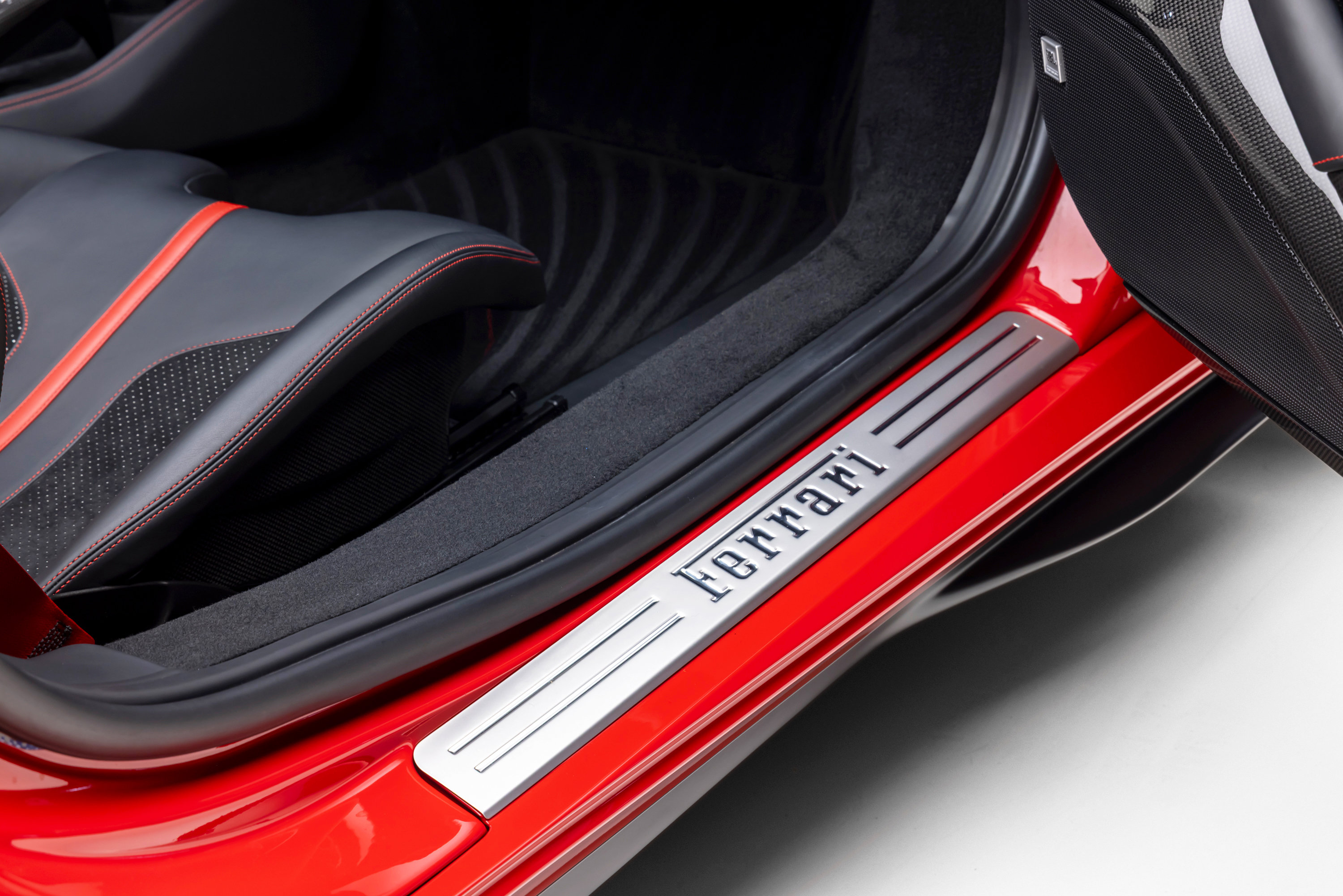 Certified 2022 Ferrari F8 Tributo RWD image 55