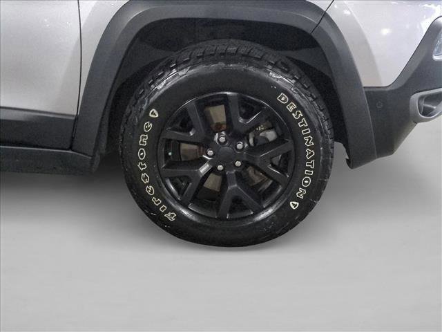 Used 2015 Jeep Cherokee Trailhawk w/ Comfort/Convenience Group image 28