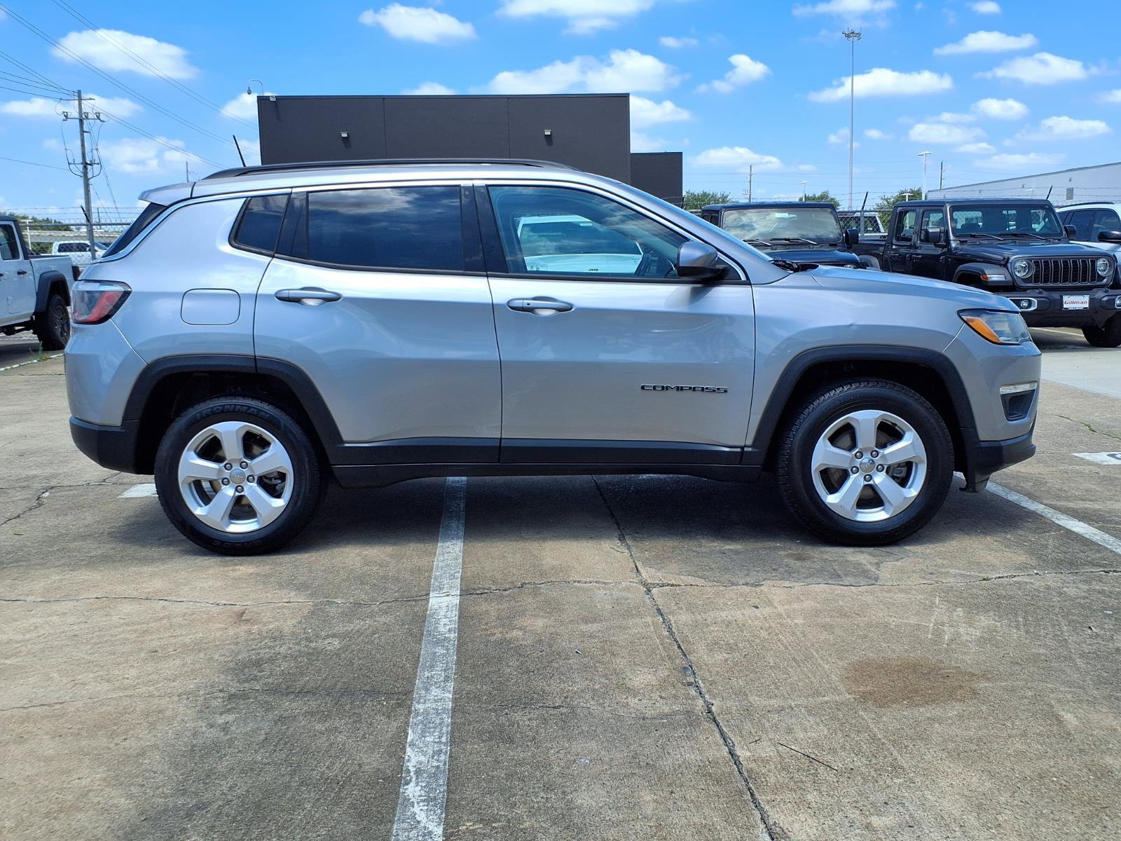 Used 2021 Jeep Compass Latitude w/ Convenience Group AWD/4WD image 28