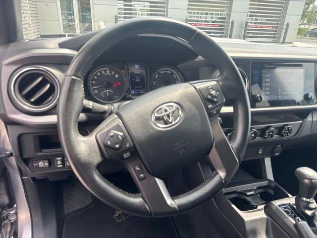 Used 2017 Toyota Tacoma TRD Sport w/ Tow Package (A/T) AWD/4WD image 19