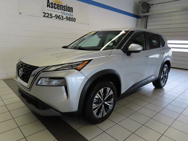 Used 2023 Nissan Rogue SV image 2