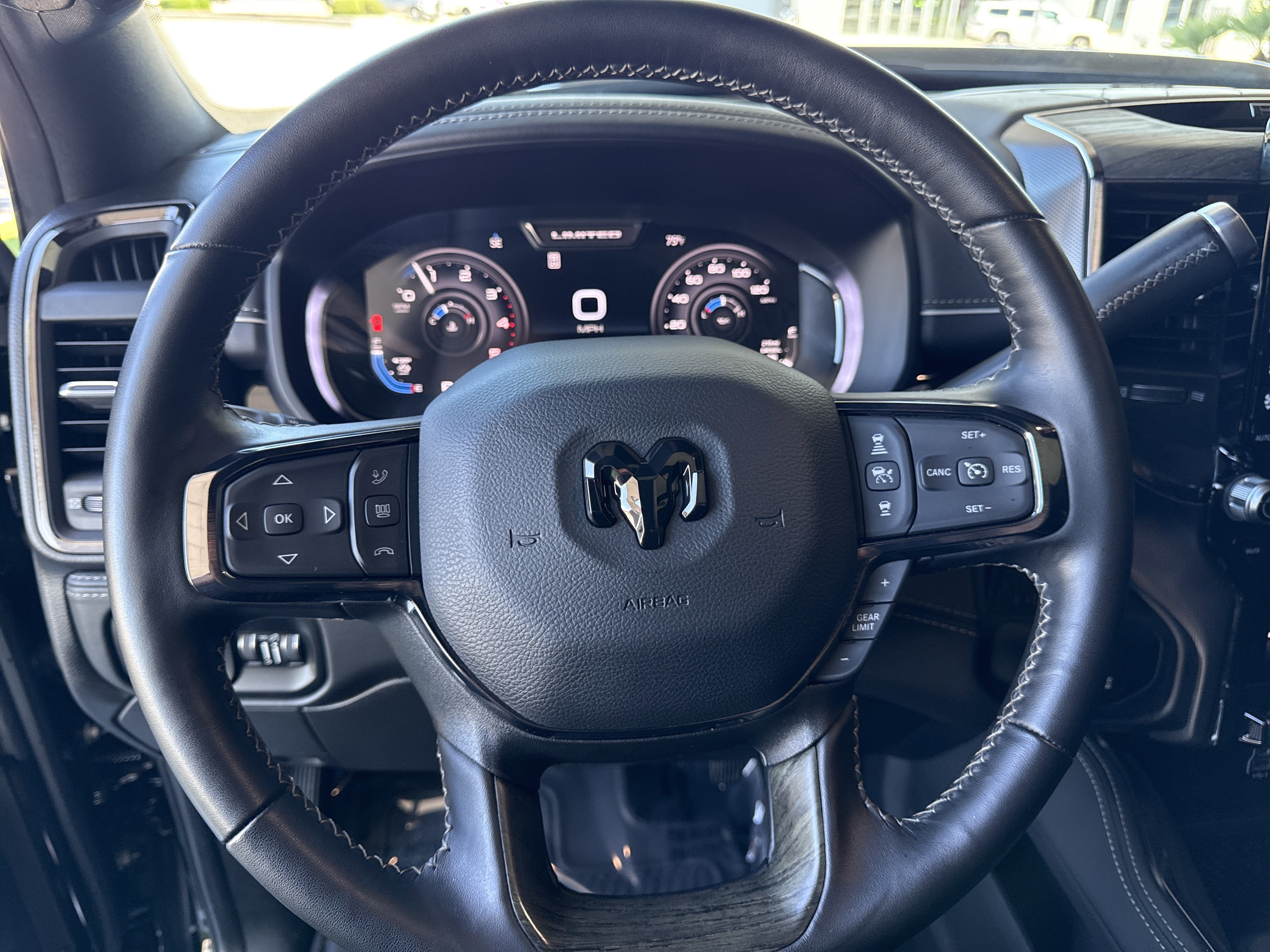 Used 2025 RAM 2500 Limited AWD/4WD image 13