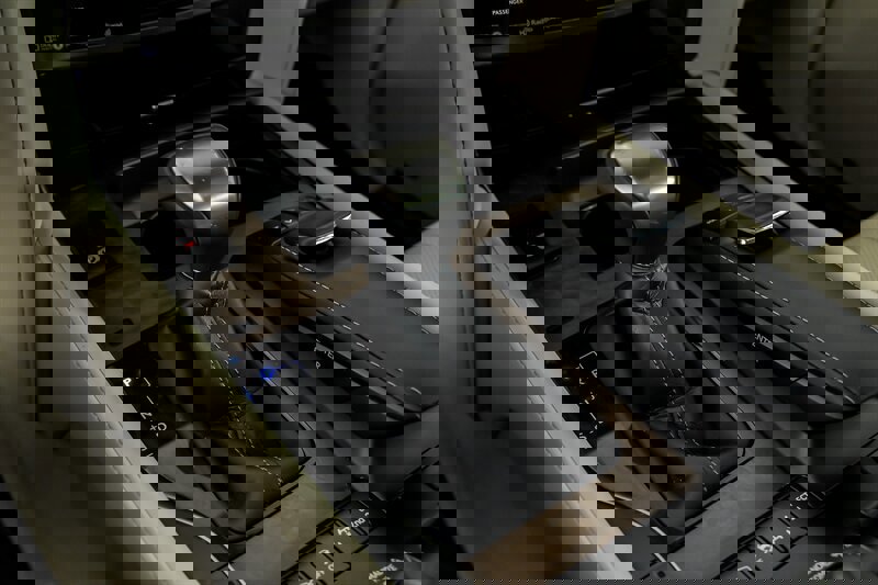 Used 2021 Lexus LX 570 4WD w/ Luxury Package image 34