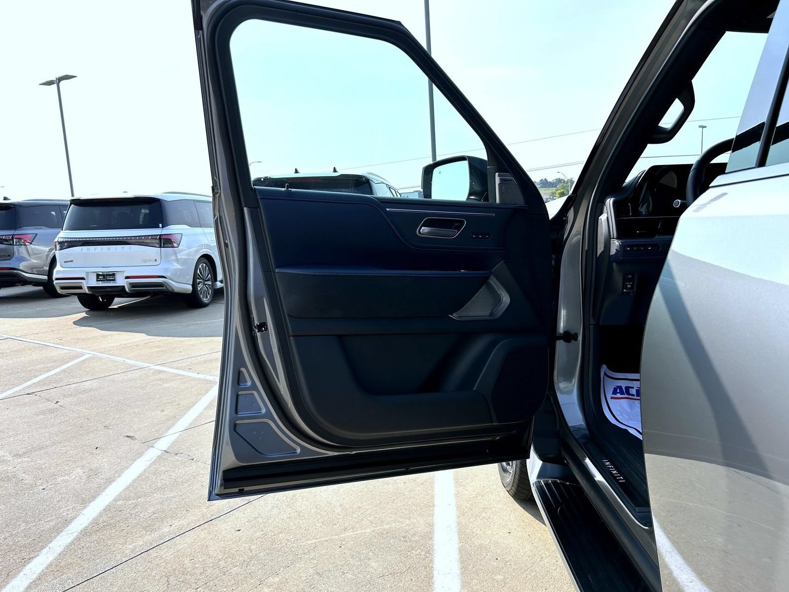 New 2027 INFINITI QX80 Sensory AWD/4WD image 9