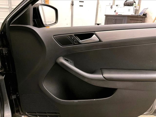 Used 2018 Volkswagen Jetta Wolfsburg Edition FWD image 23
