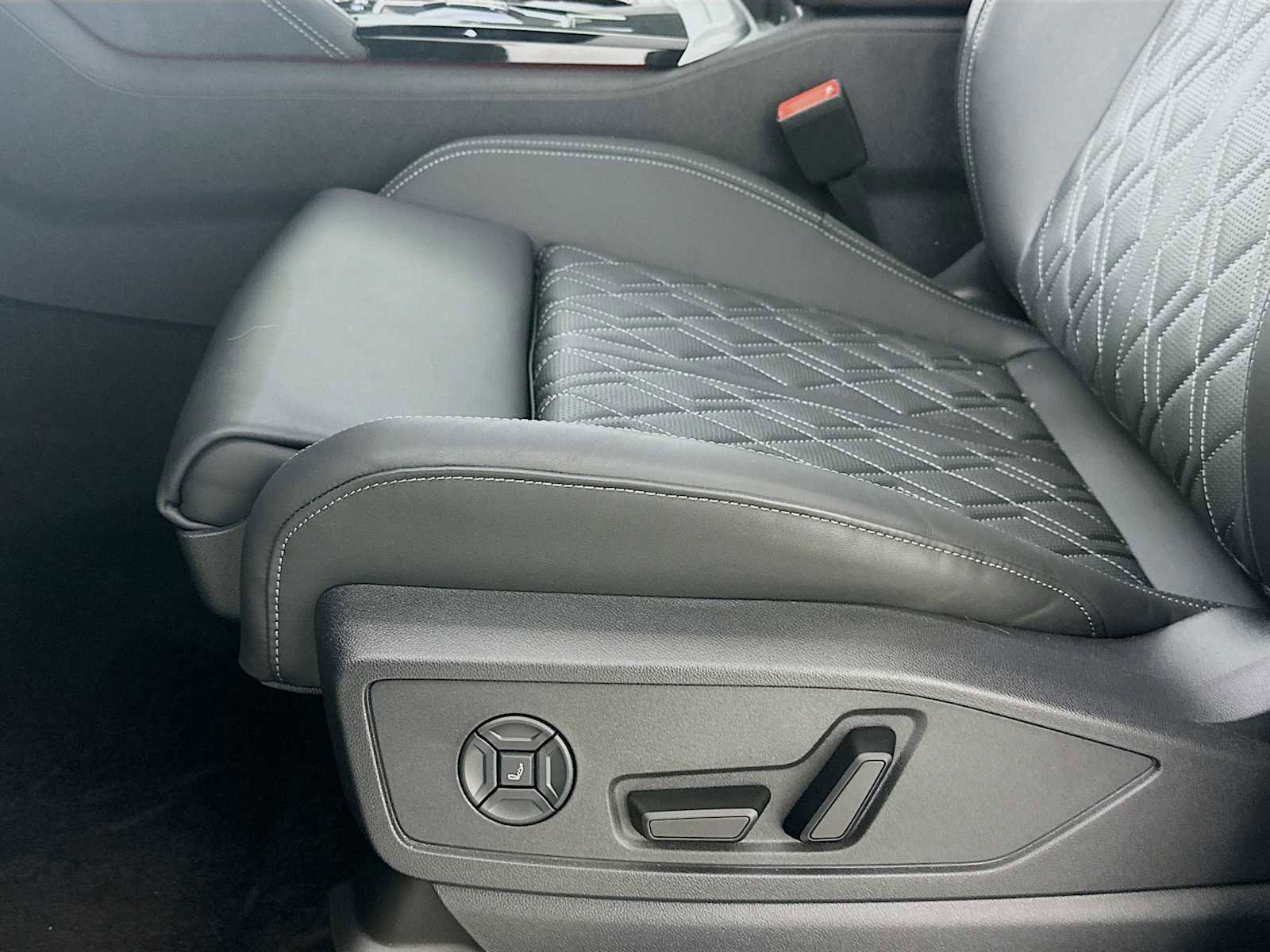New 2026 Audi SQ5 Premium Plus AWD/4WD image 17