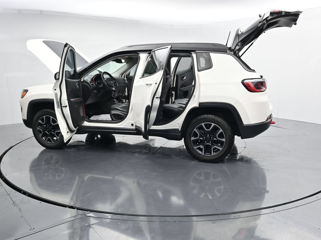 Used 2019 Jeep Compass Trailhawk w/ Popular Equipment Group AWD/4WD image 39