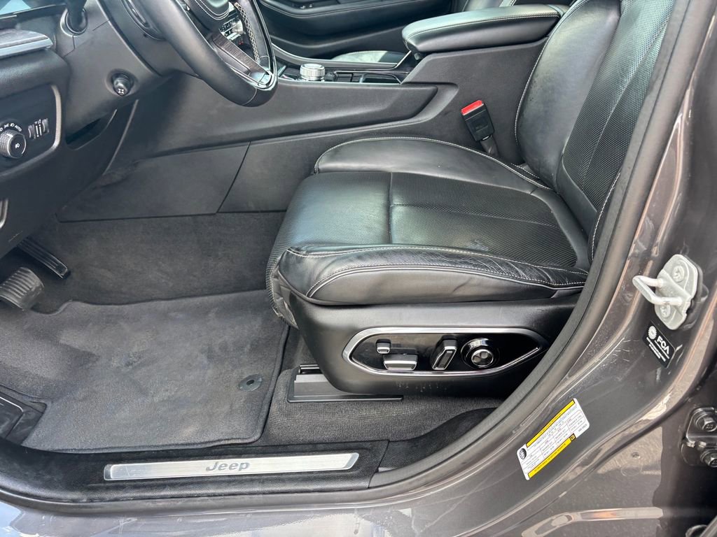 Used 2022 Jeep Grand Cherokee L Overland w/ Advanced Protech Group III image 25