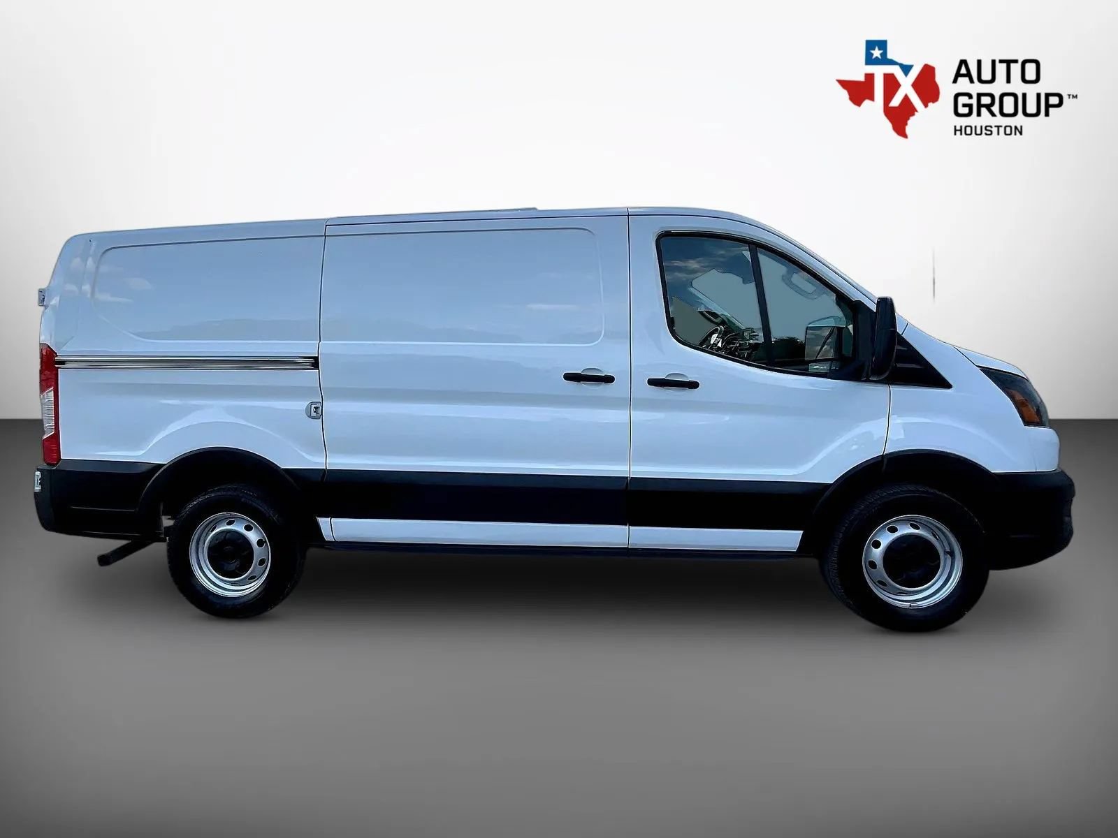 Used 2023 Ford Transit 150 Low Roof RWD image 8