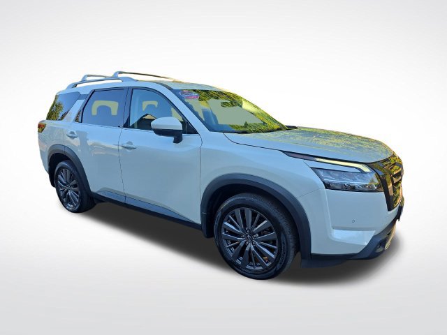 Used 2024 Nissan Pathfinder SL w/ SL Premium Package AWD/4WD image 9