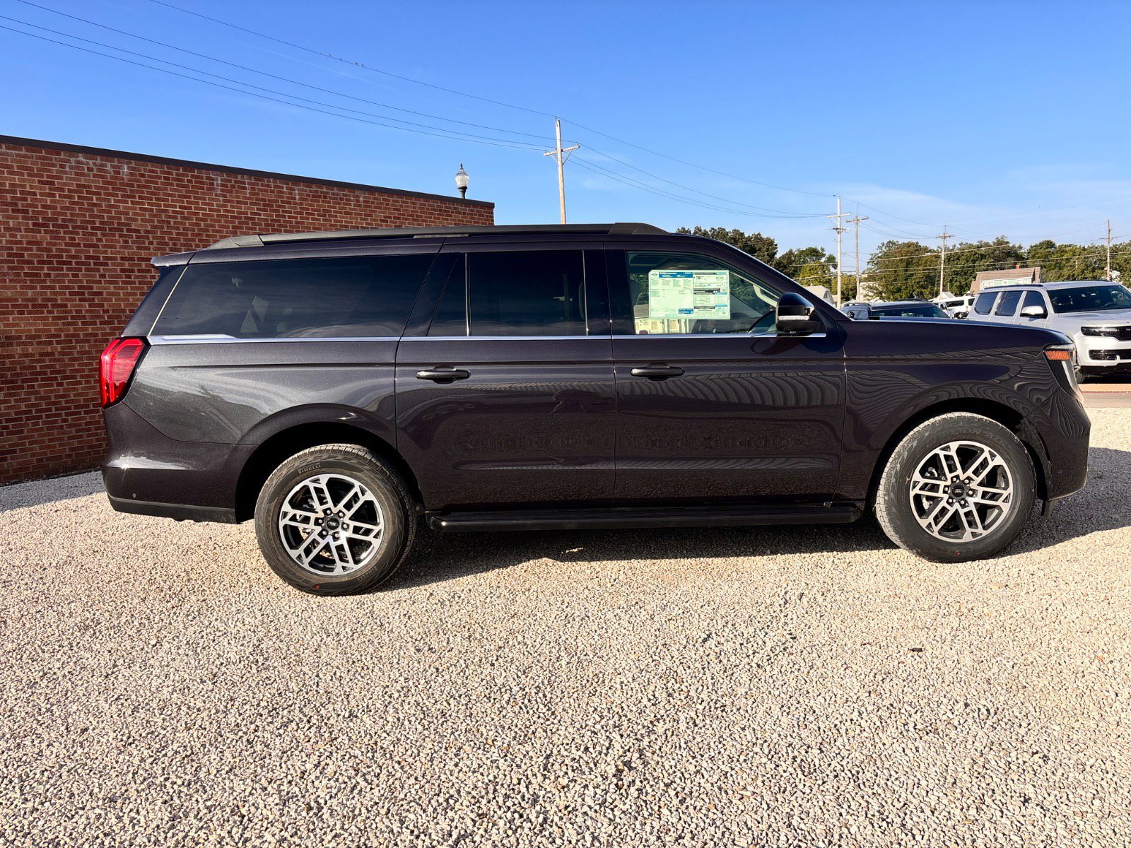 New 2025 Ford Expedition Max Active image 2