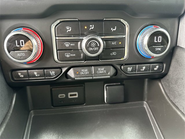 Used 2023 GMC Yukon SLT image 17