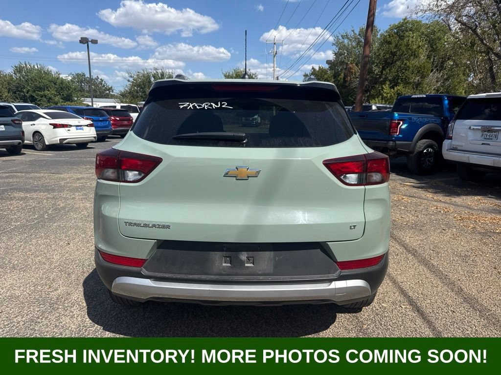 Used 2025 Chevrolet TrailBlazer LT FWD image 3