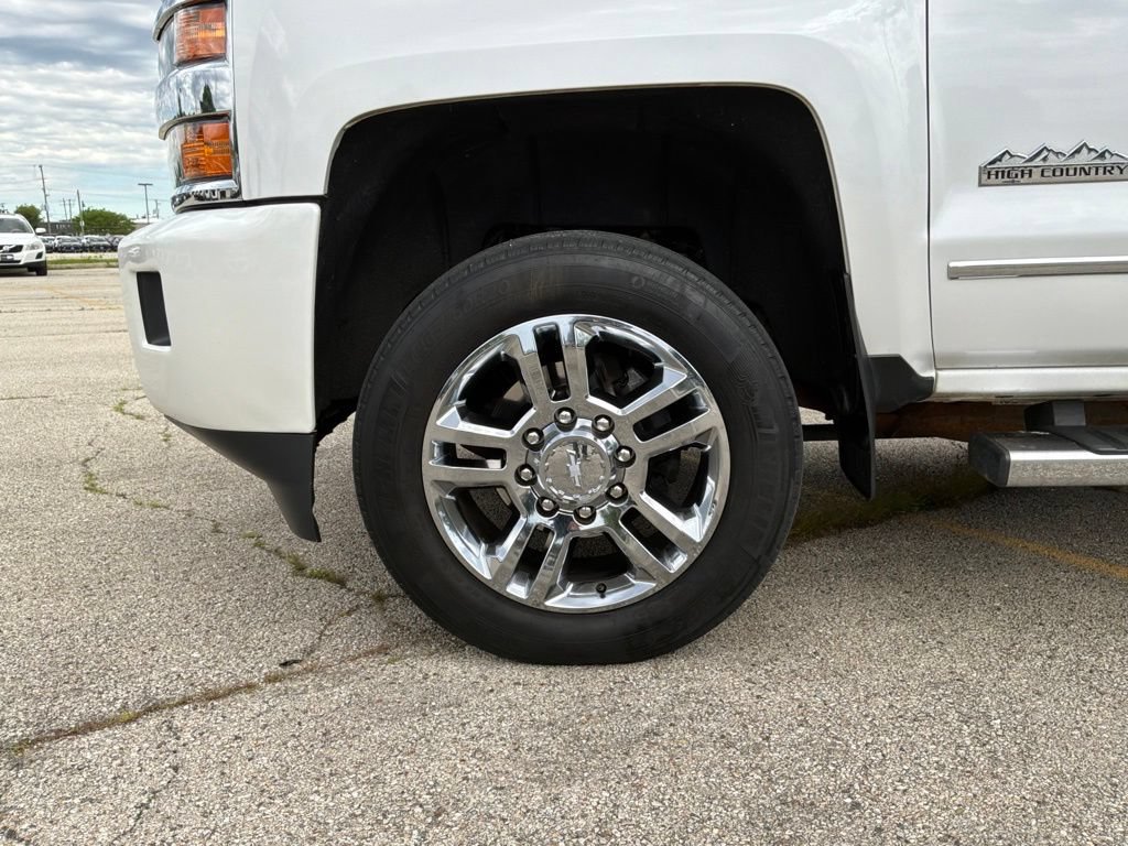 Used 2019 Chevrolet Silverado 2500 High Country w/ Duramax Plus Package AWD/4WD image 9