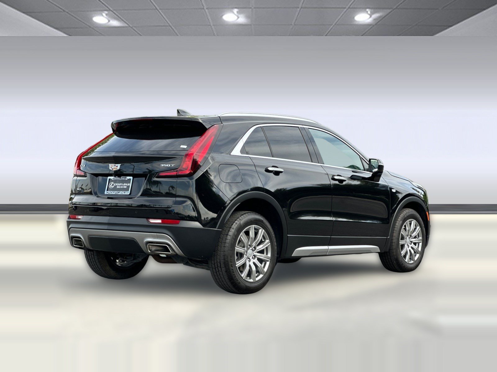 Used 2022 Cadillac XT4 Premium Luxury w/ Safety Alert Package AWD/4WD image 9