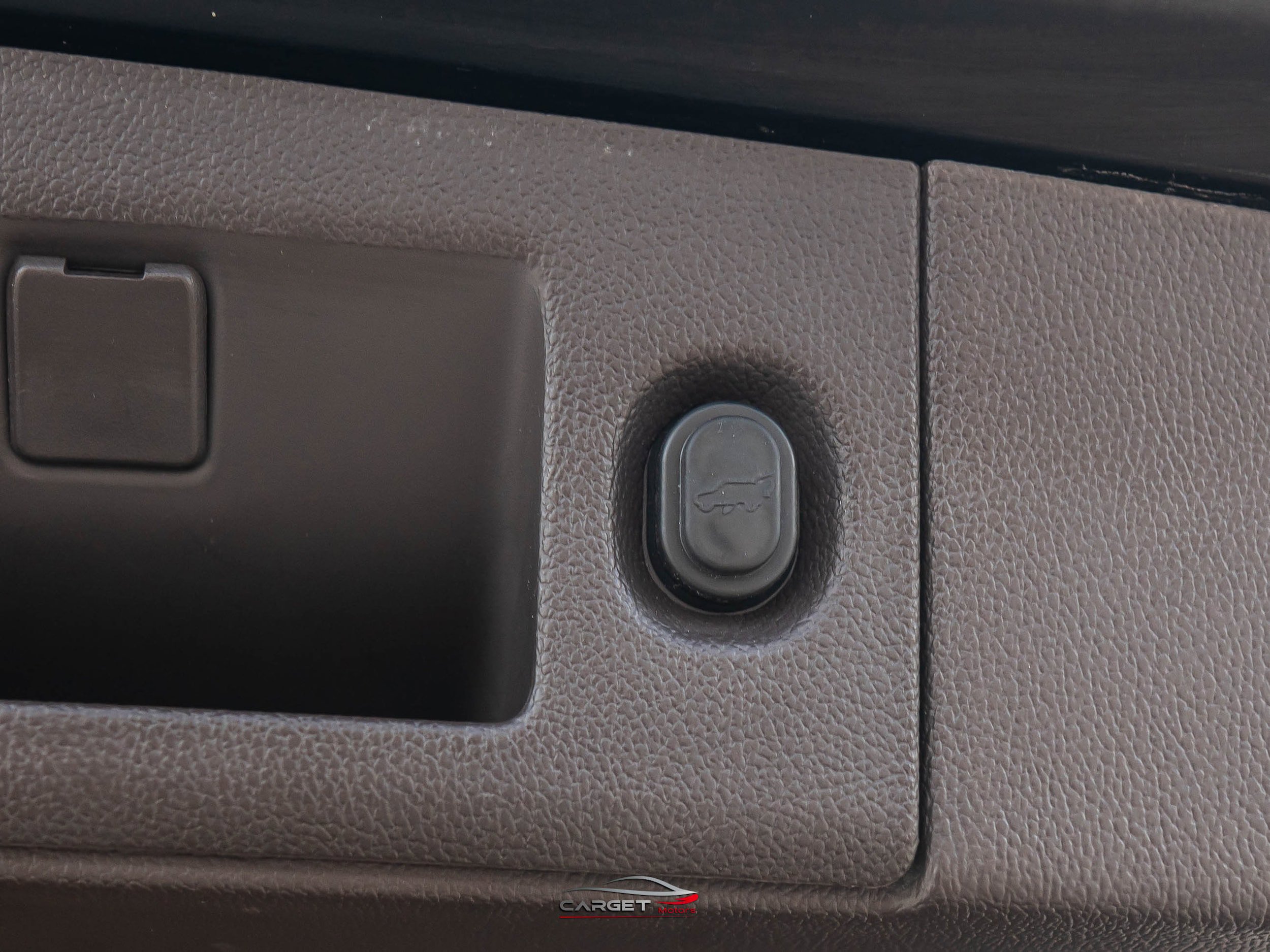 Used 2015 Chevrolet Tahoe LTZ image 49