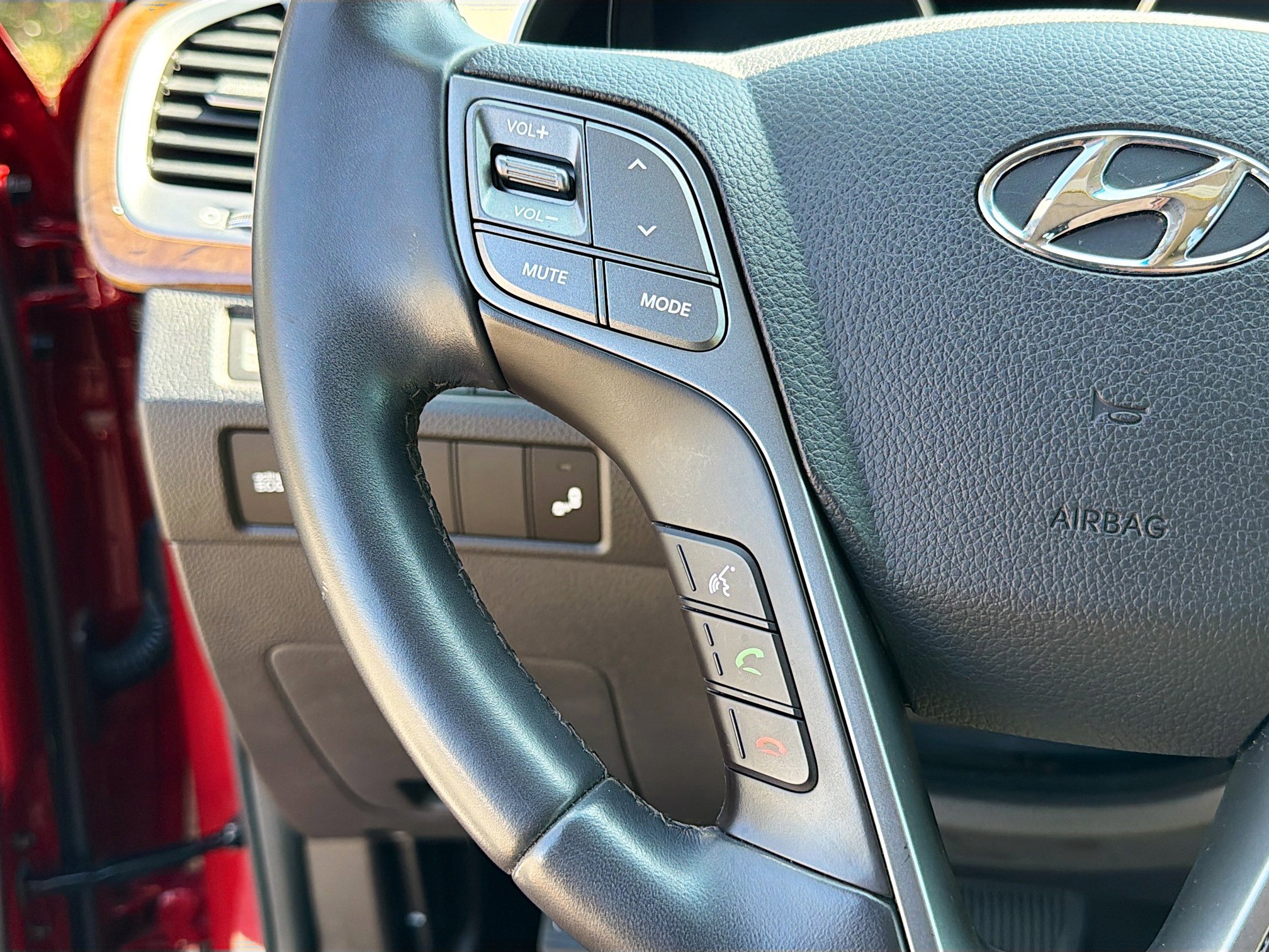 Used 2014 Hyundai Santa Fe GLS image 31