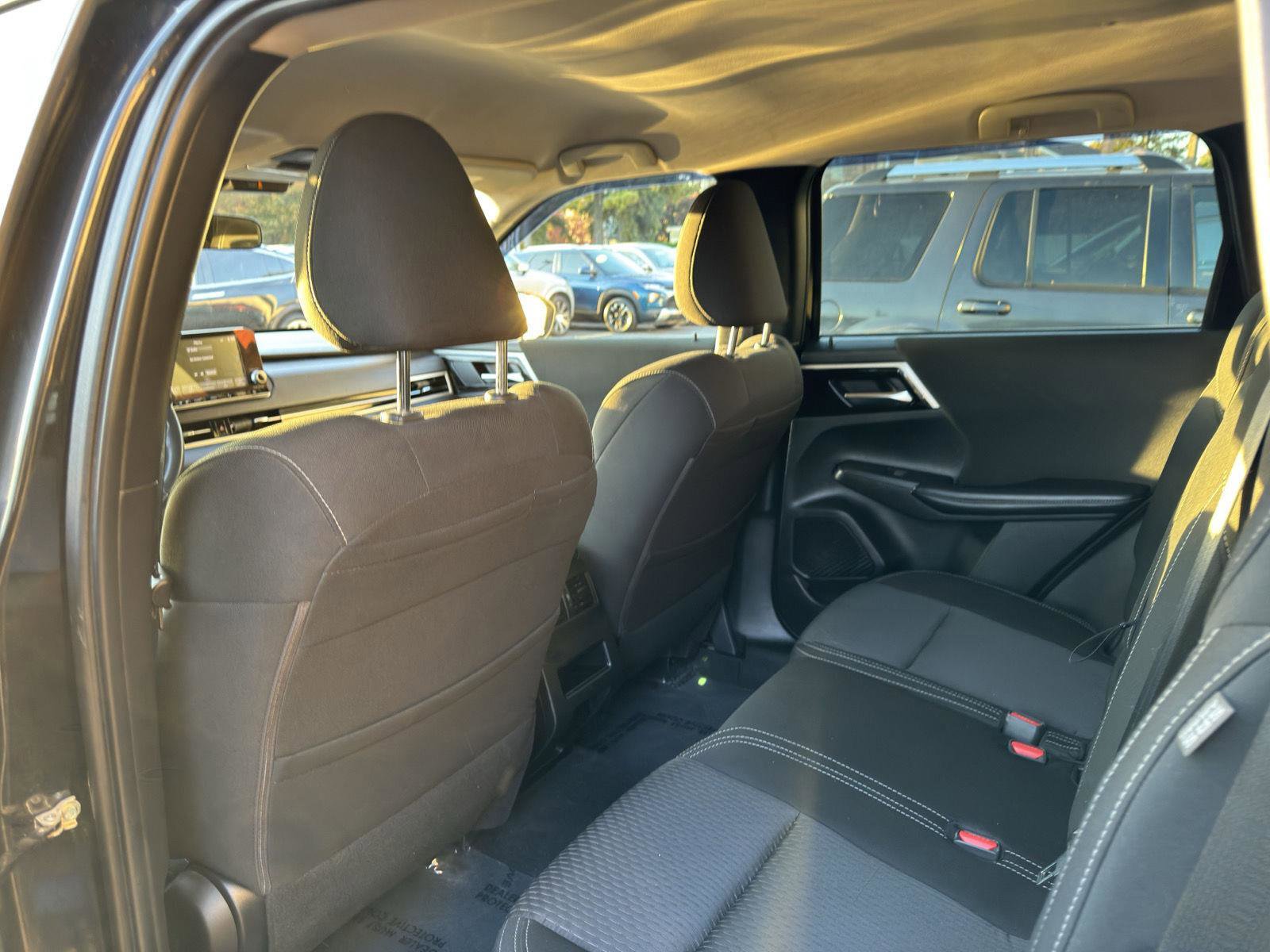 Used 2022 Mitsubishi Outlander ES image 35