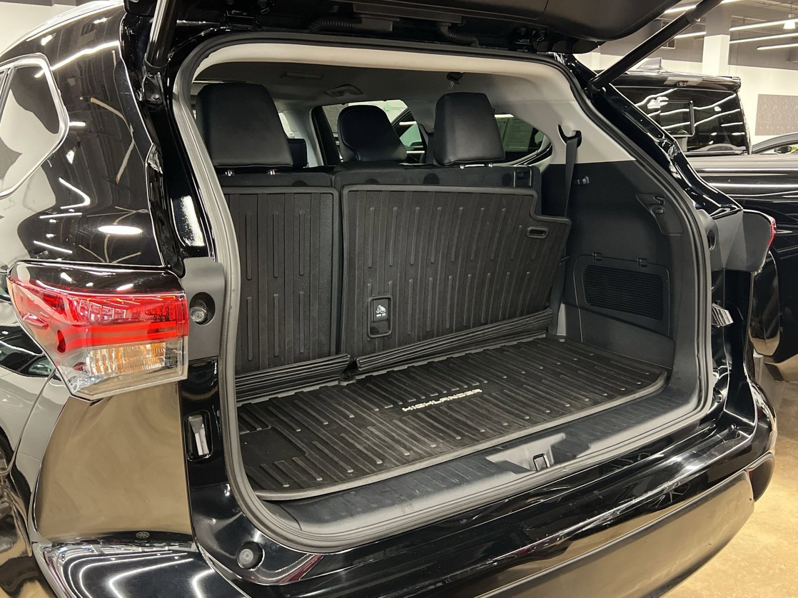 Used 2022 Toyota Highlander XLE image 22