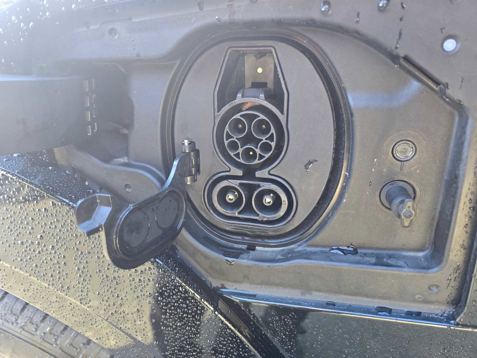 Used 2023 Lexus RZ 450e Premium image 19