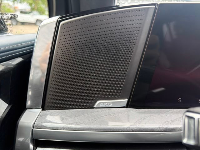 Used 2025 Cadillac Escalade IQ Luxury 2 w/ LPO, Premium Carpet Package AWD/4WD image 30