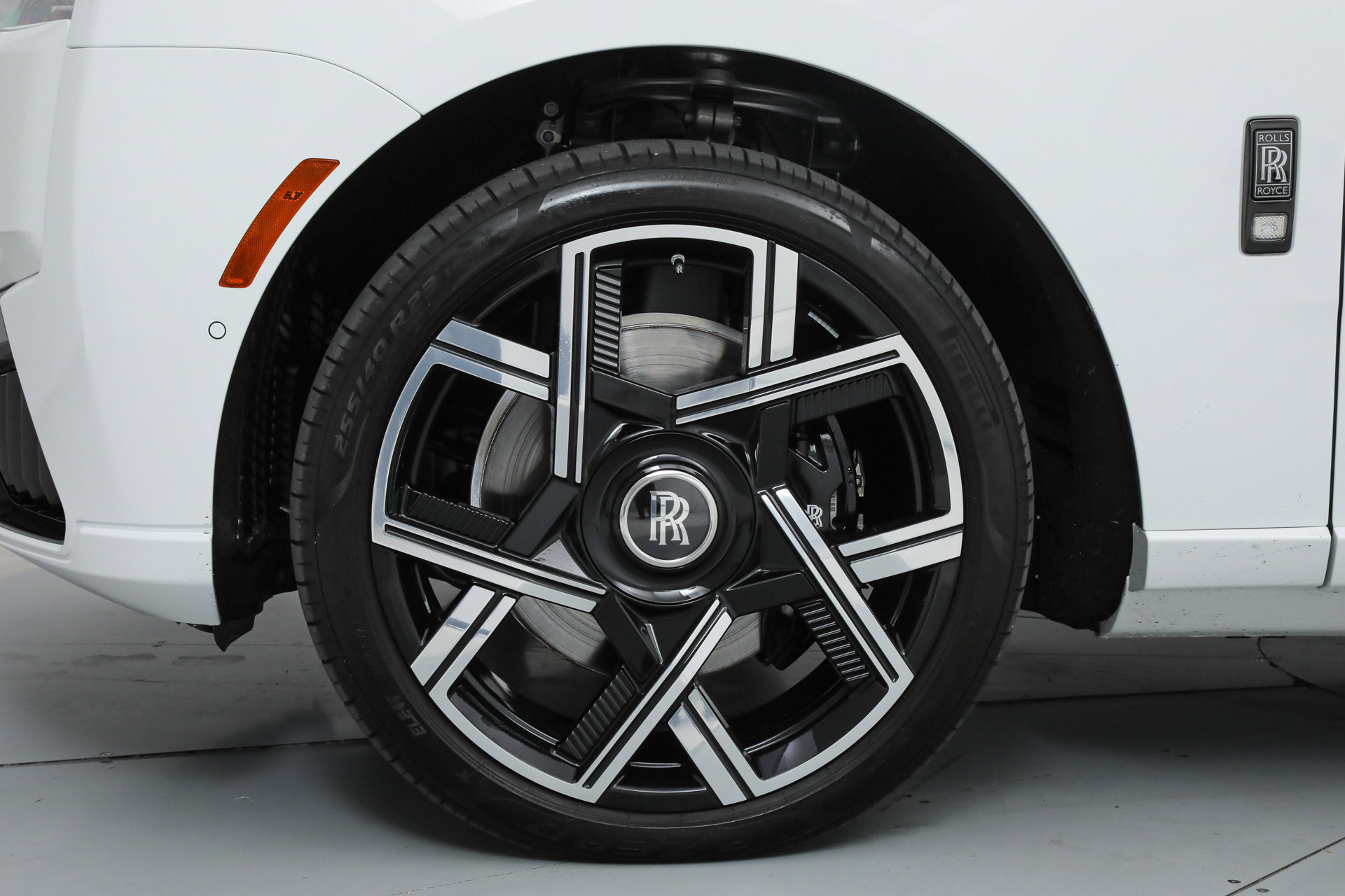 Used 2026 Rolls-Royce Cullinan Black Badge image 38