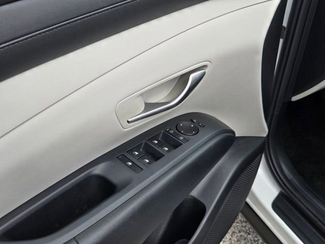 Used 2025 Hyundai Tucson SEL FWD image 14