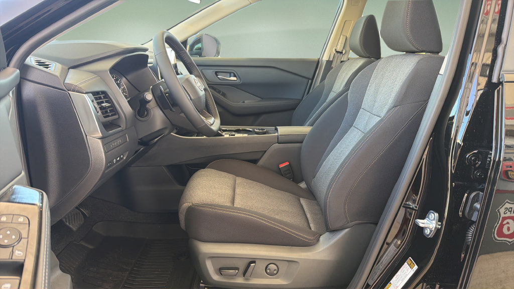New 2026 Nissan Rogue SV AWD/4WD image 21