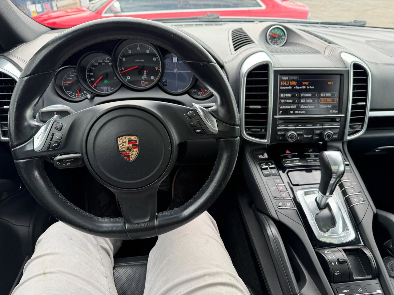 Used 2014 Porsche Cayenne Platinum Edition image 24