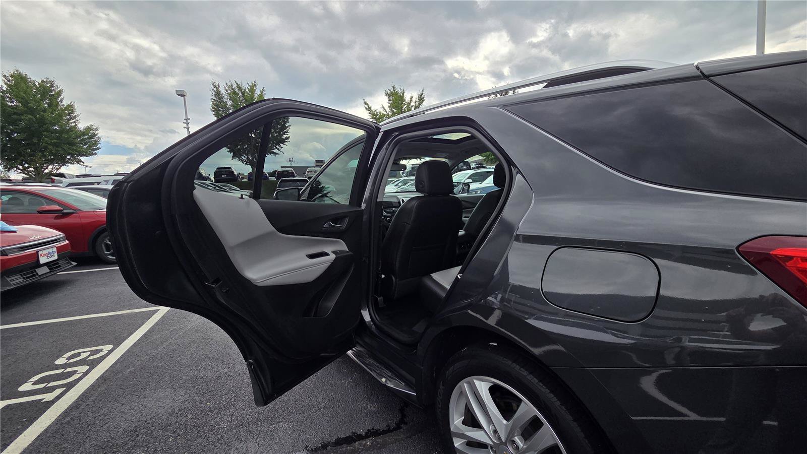 Used 2018 Chevrolet Equinox Premier AWD/4WD image 27