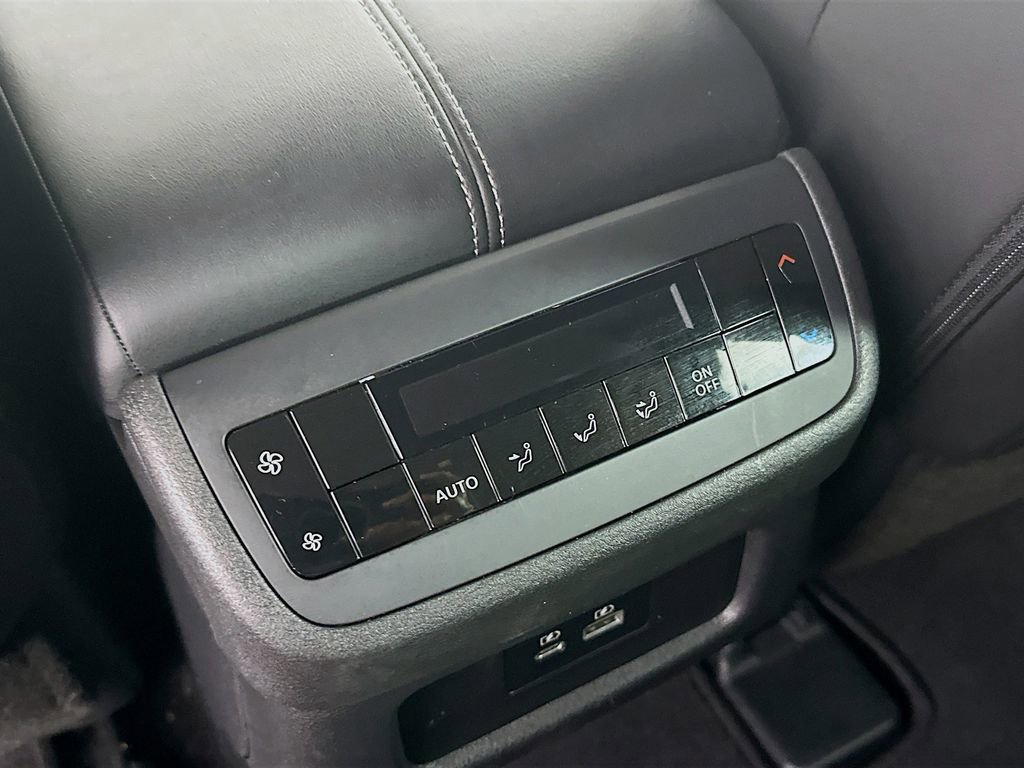 Used 2025 Nissan Pathfinder SL w/ Cargo Package image 33