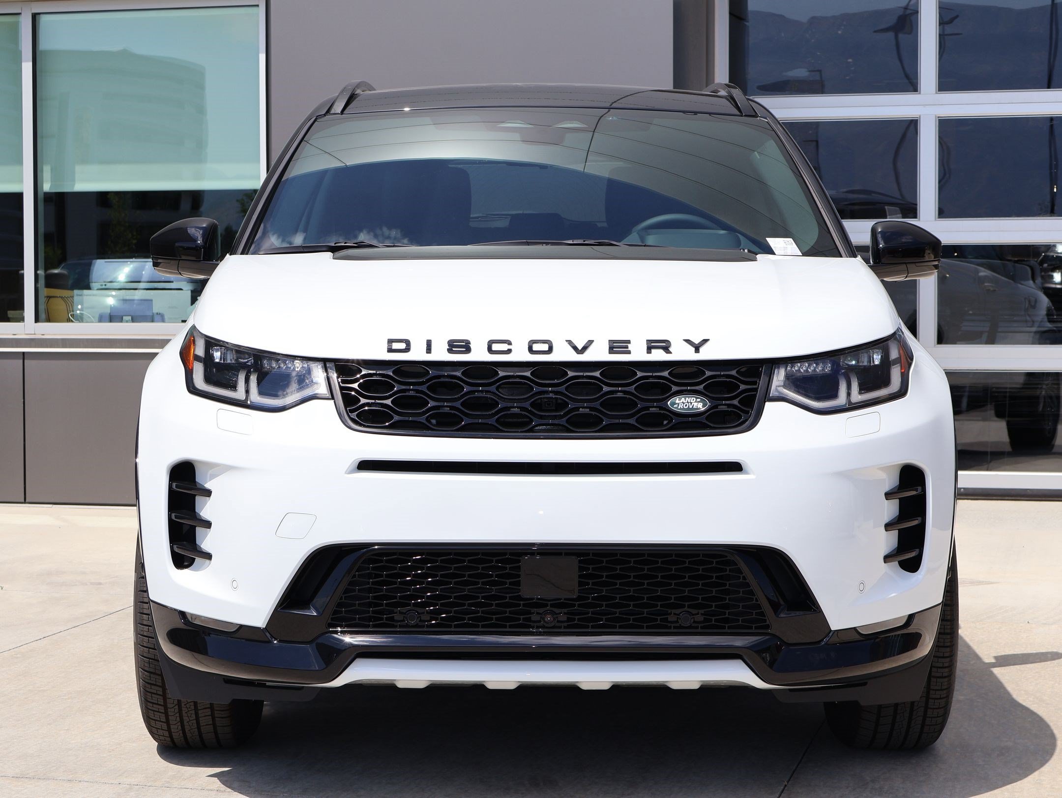 New 2026 Land Rover Discovery Sport Landmark AWD/4WD image 2