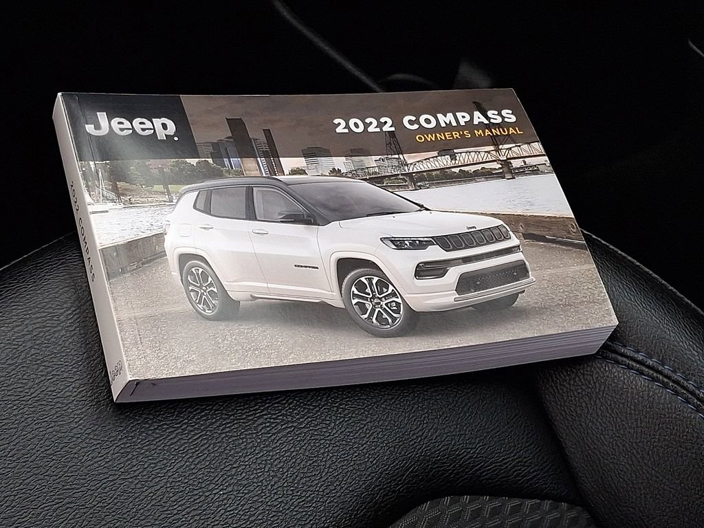 Used 2022 Jeep Compass Latitude AWD/4WD image 24