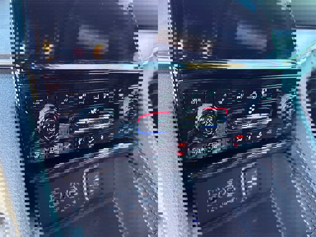 Used 2024 Jeep Grand Cherokee Limited 4xe w/ Luxury Tech Group II image 18