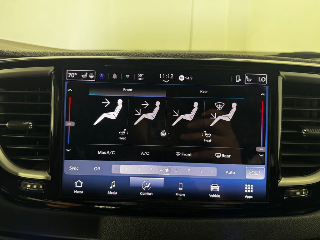 Used 2025 Chrysler Pacifica Select FWD image 35
