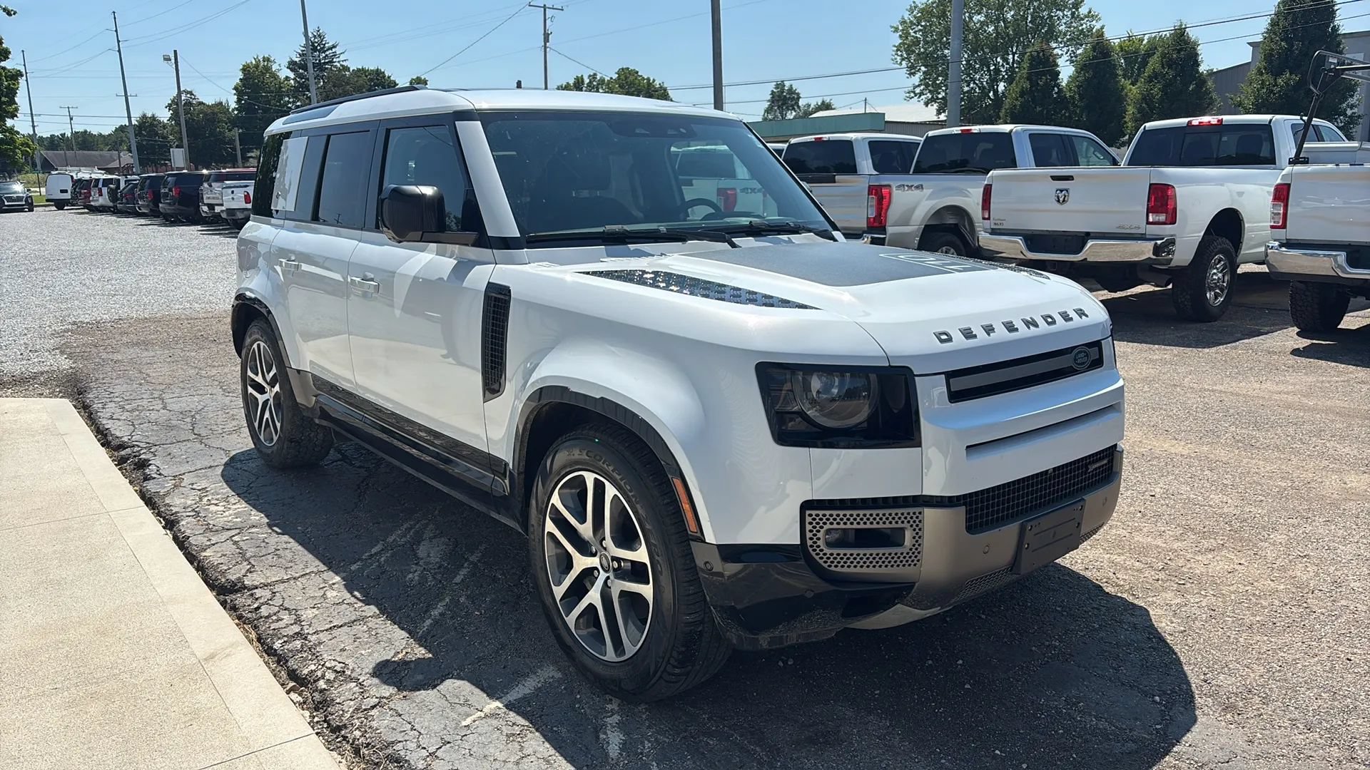 Used 2022 Land Rover Defender 110 X-Dynamic SE AWD/4WD image 11