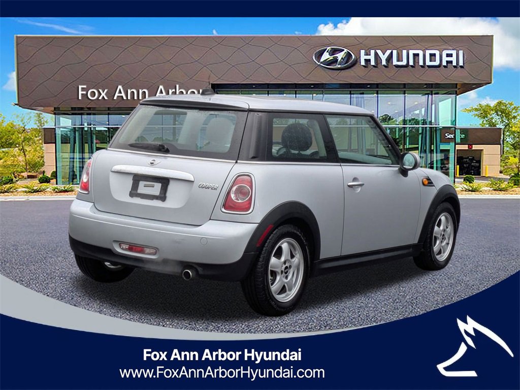 Used 2011 MINI Cooper Hardtop image 5